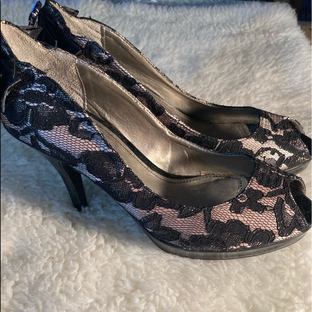 Fergalicious black lace with satin bow 4 inch high heels size 7.5! Gorgeous!